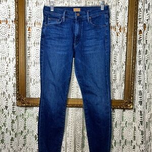 Mother The Looker Ankle River Rule 27 skinny jeans.